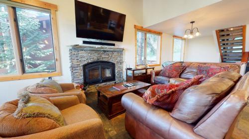Mammoth Lakes Apartment | Bridges Townhome #15 Condo