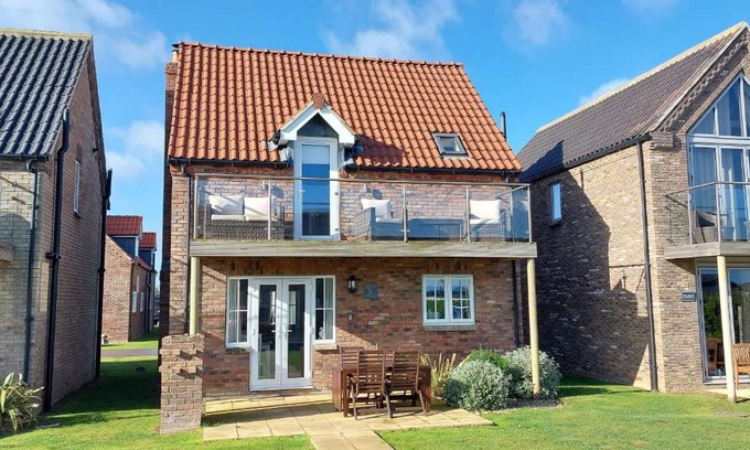 Filey House | Brigg End View