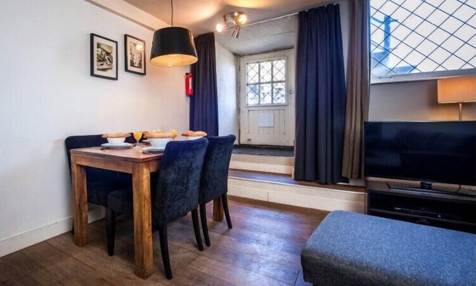 Nieuwmarkt en Lastage Apartment | Bright 1-Bedroom Apartment