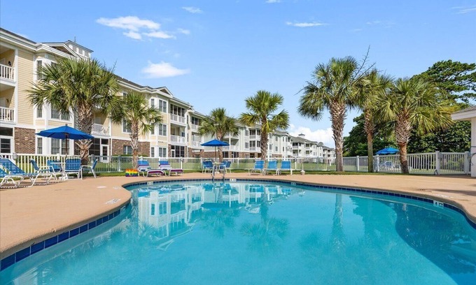 Central Myrtle Beach Condo | Bright 2BR Retreat w/King Bed, Pool & Golf Views
