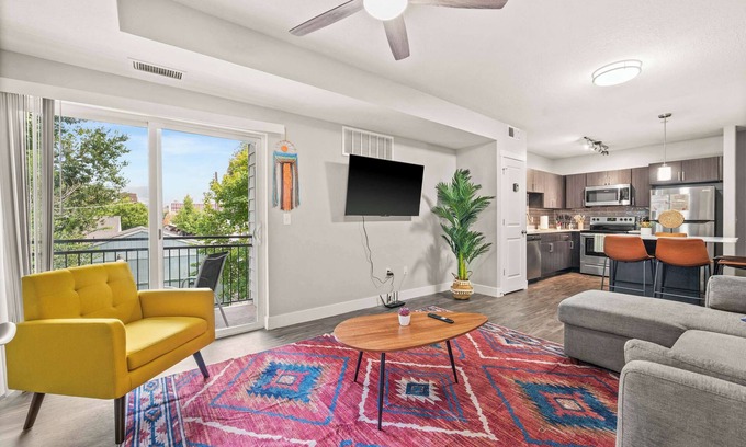 Fairpark Apartment | Bright 2BR SLC Apt Hot Tub Parking