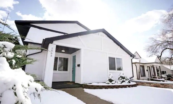 Ogden House | Bright 5-BDR Home in the heart of Ogden-3600 sq.ft