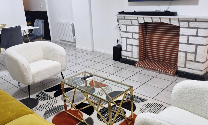 Valenciennes Bed & Breakfast | Bright and comfortable, with garden