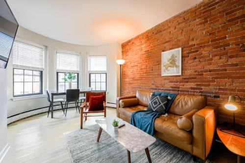 Prudential - St. Botolph Apartment | Bright and Cozy Studio Apartment