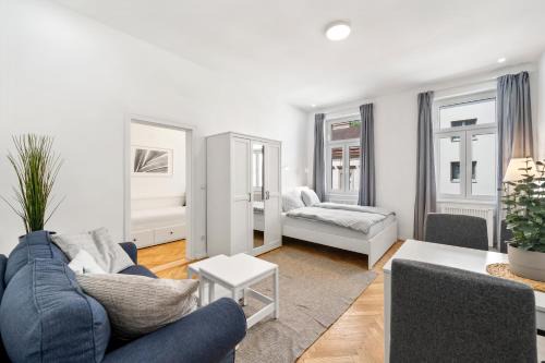 Meidling Apartment | Bright and Quiet Apartments, Just 10 Minutes to U4, U6 and Schönbrunn Palace