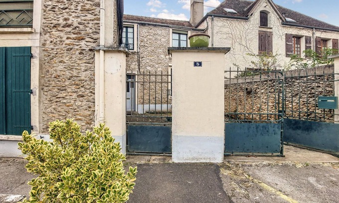 Champeaux House | Bright and small house for your relaxing vacation in Champeaux.