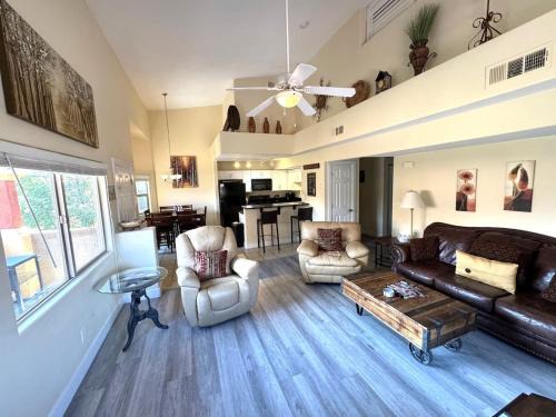 Mesquite House | Bright and Spacious 2 Story Condo
