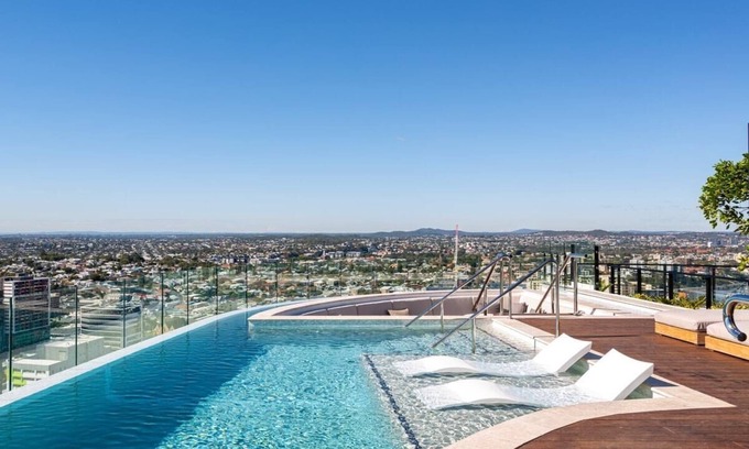 Fortitude Valley Apartment | Bright and Sunny 1Bedroom Apartment + Rooftop Pool