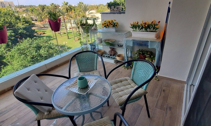 Tel Aviv Apartment | Bright and sunny Ramat Aviv Gimel on shuster near TA university