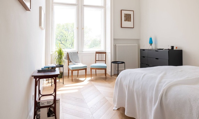 Innere Stadt Apartment | Bright Apartment in the City Center with a View of the Ringstrasse