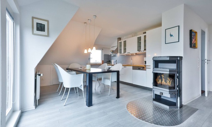 Hornum Apartment | Bright apartment on two levels with breathtaking views of the North Sea. -