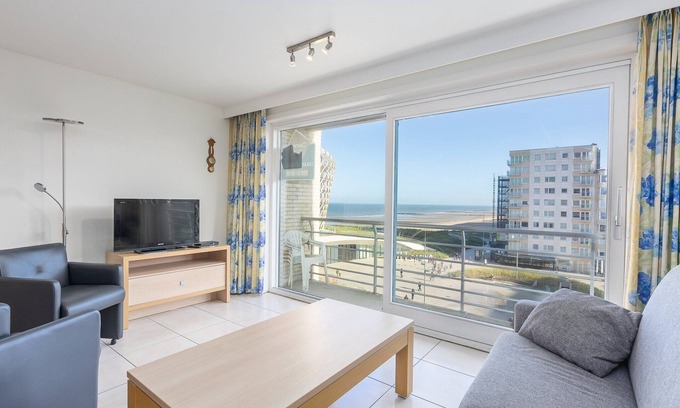 Middelkerke Apartment | Bright apartment with stunning sea view