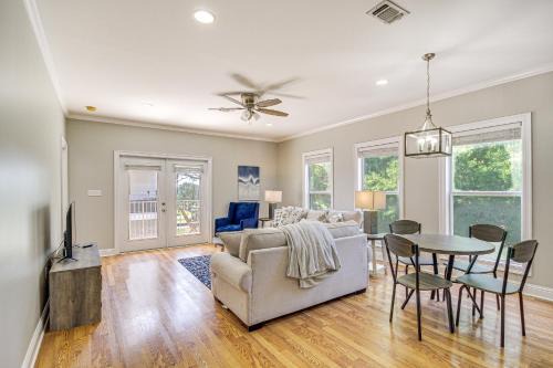 Biloxi Apartment | Bright Biloxi Condo Walk to the Beach!