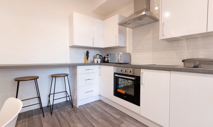 Wigan Bed & Breakfast | Bright & Comfy Rooms in Prime Wigan Spot