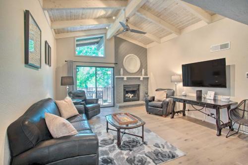 Oak Creek Apartment | Bright Condo with Resort-Style Amenities in Sedona!