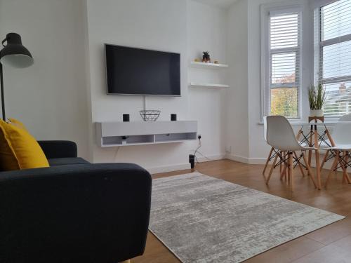 South Camberwell Apartment | Bright East Dulwich Apartment