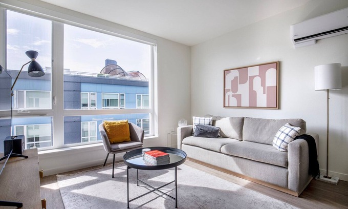 Yesler Terrace Apartment | Bright First Hill Jr 1BR w/Gym, Lounge & BBQ, nr Park, by Blueground