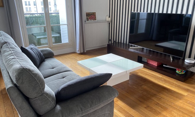 Charonne Apartment | Bright Haussmann apartment near Nation