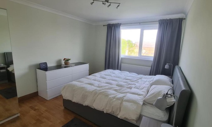North Finchley Apartment | Bright & Lovely & apartment