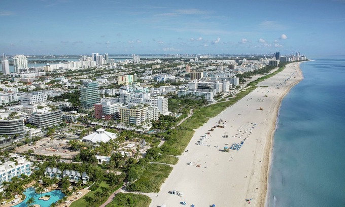 South Beach Condo | Bright Luxury Condo, Beach Access & Ocean Views!