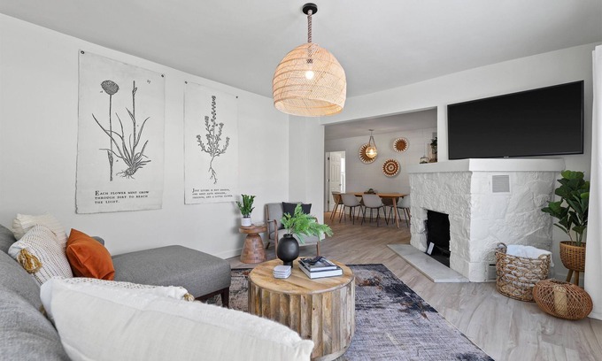 Village of Pewaukee House | Bright Modern Getaway Walk to Pewaukee Lake