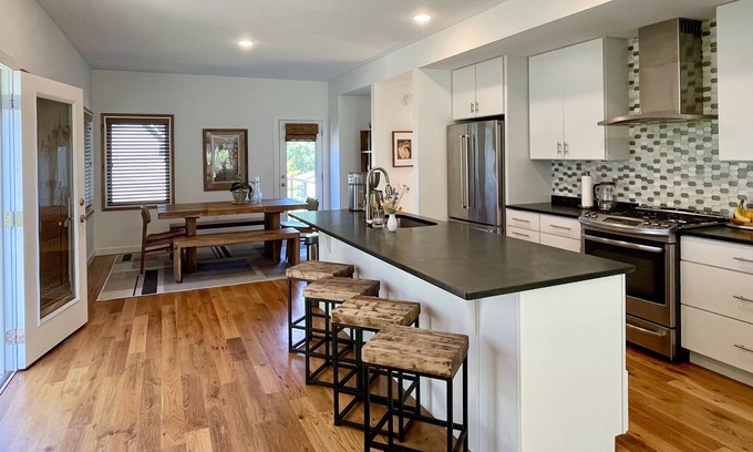 Belmont House | Bright, Modern Home Near Downtown C-Ville & UVa