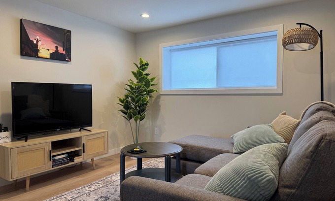 Saanich West Apartment | Bright, Modern Suite with Full Kitchen– Private, Central location, Pet Friendly