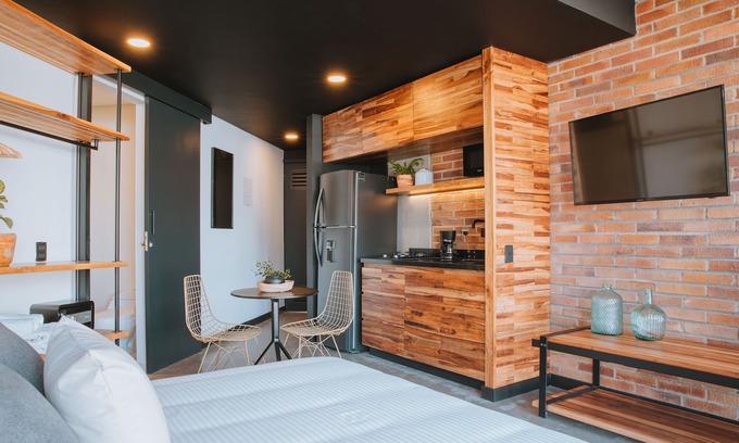 Laureles Apartment | Bright & Rustic Loft on the valley of Laureles with A/C