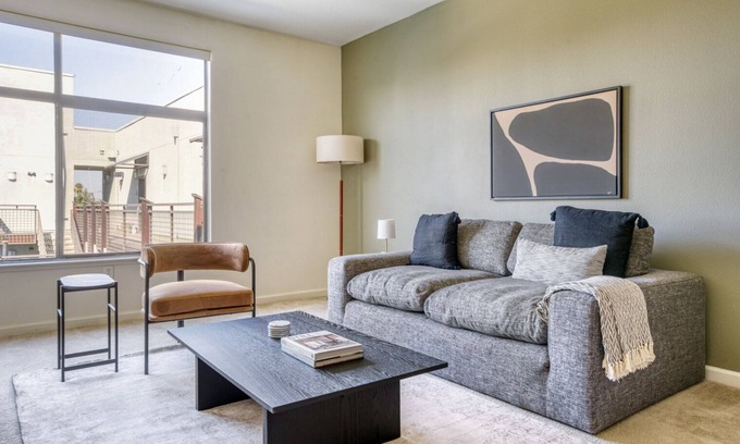 San Jose Apartment | Bright San Jose 1BR w/W/D, Gym & Pool, nr Caltrain, by Blueground