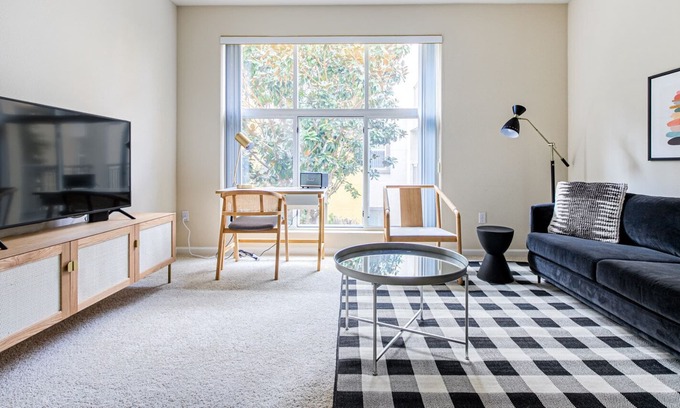 South San Francisco Apartment | Bright South SF 1BR w/ W/D, Gym, Pool, next to BART and TJ, by Blueground