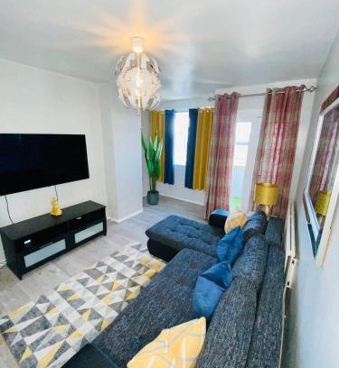 Livesey Apartment | Bright, Spacious, modern Interior Decor 2 bedrooms Apartment with amazing views