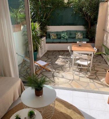 Saint-Aygulf Apartment | Bright studio with small terrace