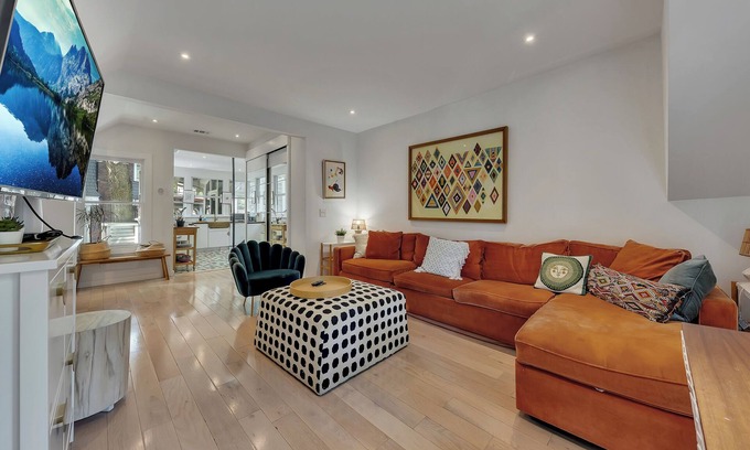 Midtown Apartment | Bright & stylish 2BR/1.5BA unit with king & queen beds, 2 chic bathrooms, an open chef's kitchen, cozy living space, and a private screened-in patio. Located just 0.5 mi from Piedmont Park. Walkable, modern, and perfect for couples or professionals.