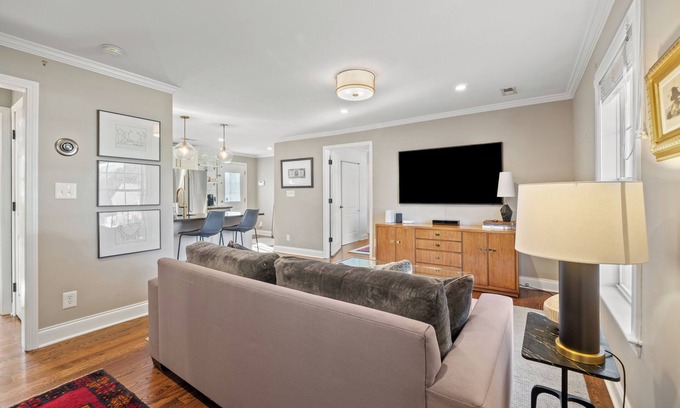 Biddleville House | Bright & Stylish Home near Uptown - 3BR 2B + Outdoor