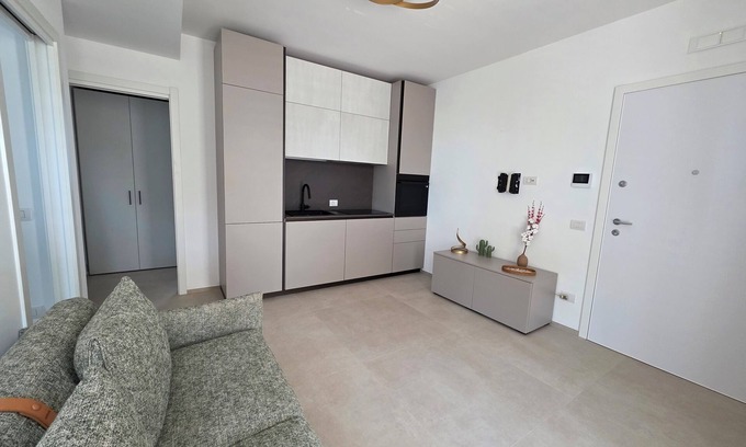 Municipio 5 Apartment | Bright suite with covered terrace and sea view, Santo Spirito area