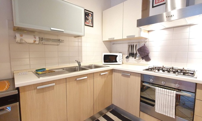 Forli Apartment | Bright two-room apartment with garage and lift between the station and the cente