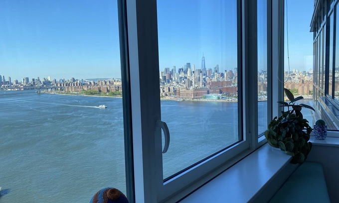 Greenpoint Condo | Bright waterfront apt with stunning NYC skyline views