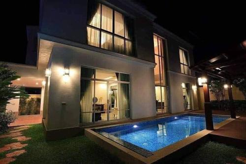 Central Pattaya Villa | BrightFly Pool Villa