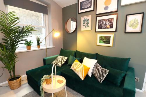 Brighton City Centre Apartment | Brighton, BN1, short and long let, 3 sleeps, 6 mins walk from train station