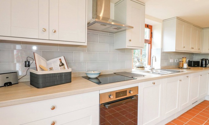 Birchover Cottage | Brightside