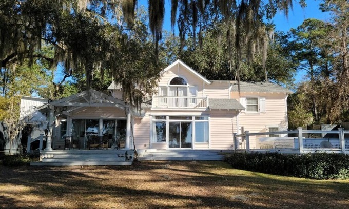 Beaufort House | Bring your boat and bask on your own dock on Broomfield Creek.