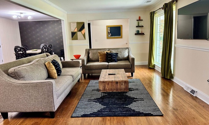 West Ashley House | Bring your dog & boat! πΎπ Close to downtown!
