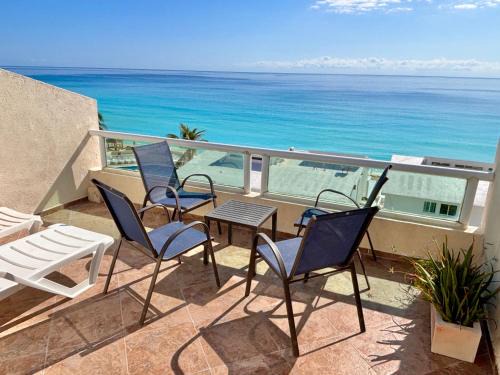 Zona Hotelera Apartment | Brisas Shores Penthouse Beachfront, Ocean View Terrace Cancun Hotel Zone, 2 bedrooms