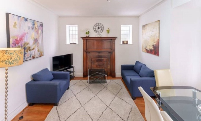 Golders Green Apartment | British Character in Golders Green. ground floor. 20min to oxford st.