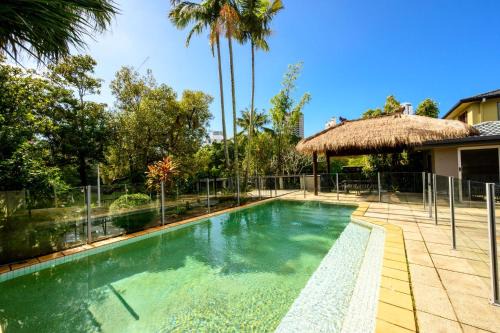 Broadbeach Waters House | Broadbeach Canal Front Getaway with Pool & Jetty