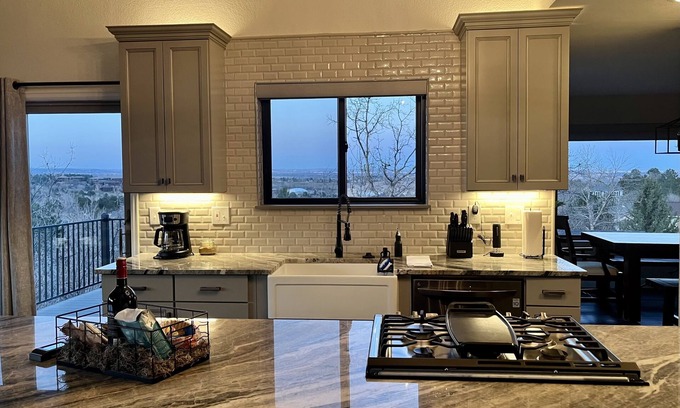 Southwest Colorado Springs House | Broadmoor Hills Retreat w/Tesla Charger