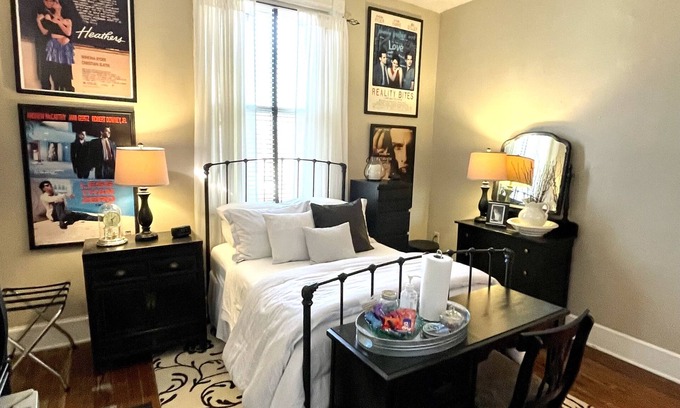 Northside District House | Broadway Gardens-Walk to Downtown