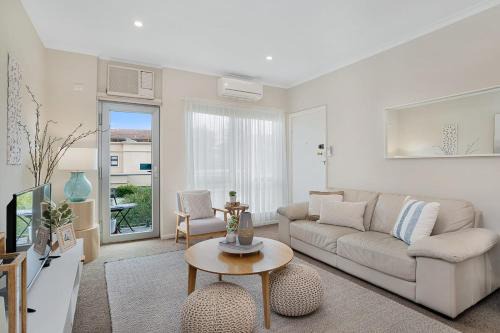 Glenelg South Apartment | Broadway Getaway - 150 Metres to Beach