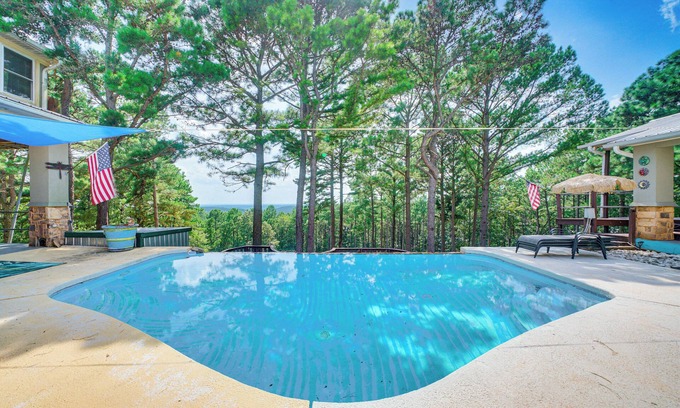 Broken Bow House | Broken Bow Escape w/Mountain Views & Pool Access!