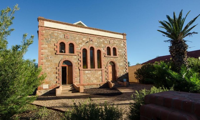 Broken Hill Villa | Broken Hill Outback Church Stay